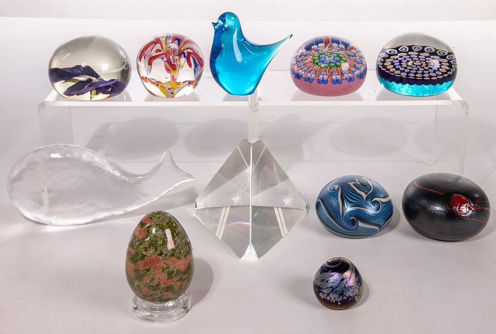 Lot 317: Paperweight Assortment