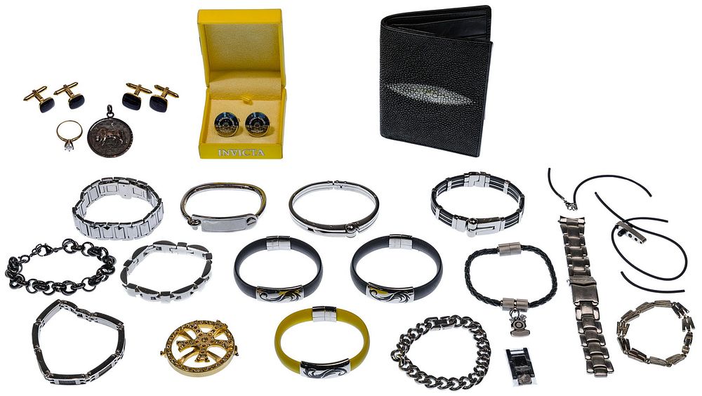 Lot 158: Gold, Silver and Costume Jewelry Assortment