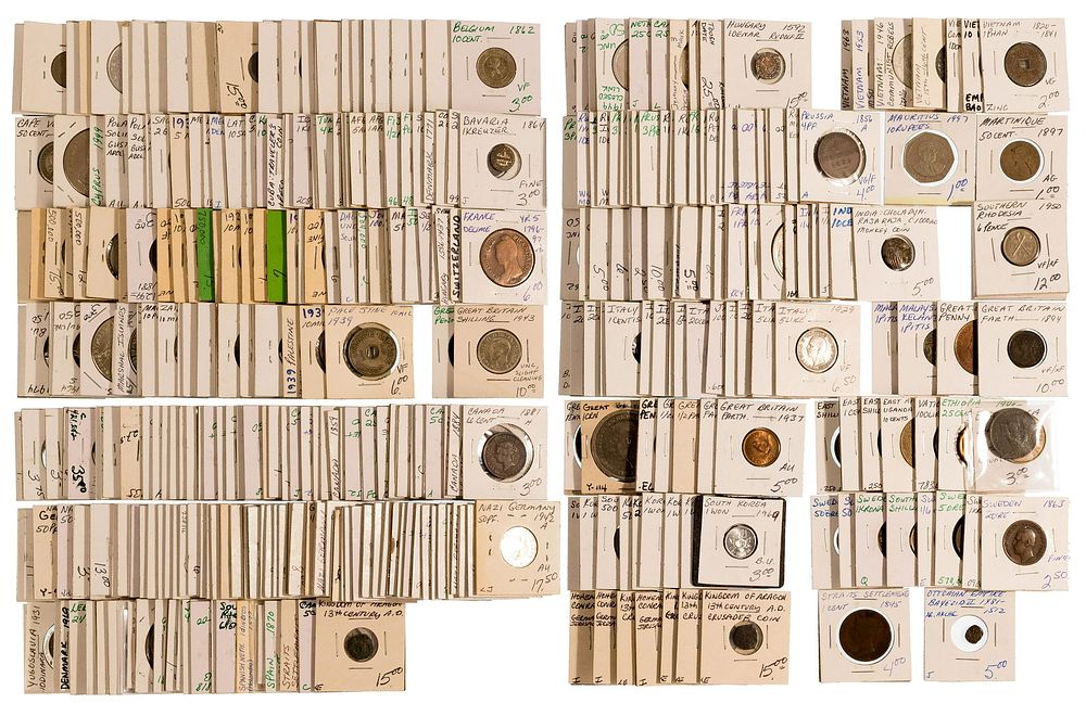 Lot 290: World: Coin Assortment