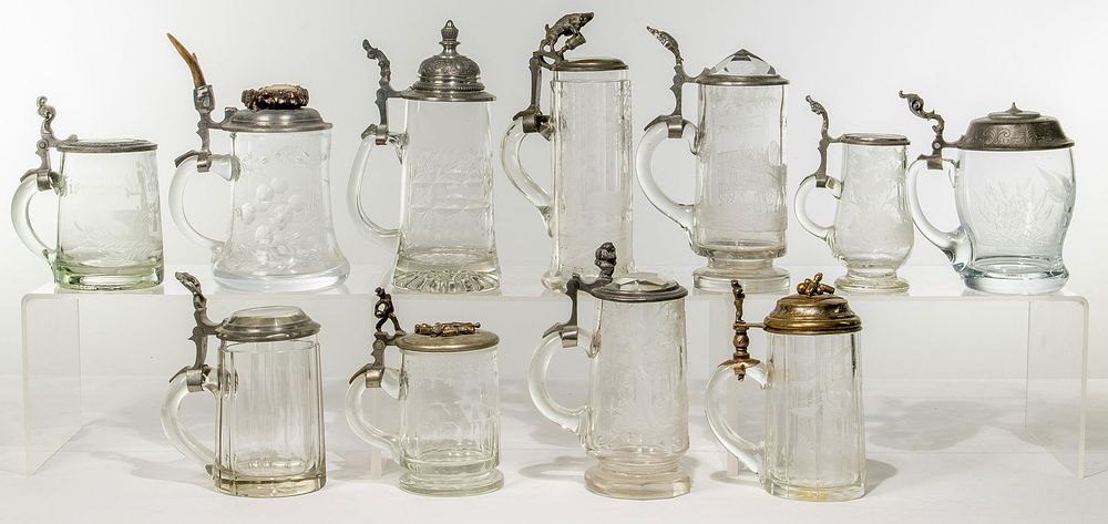 Lot 427: Etched Glass Beer Stein Assortment
