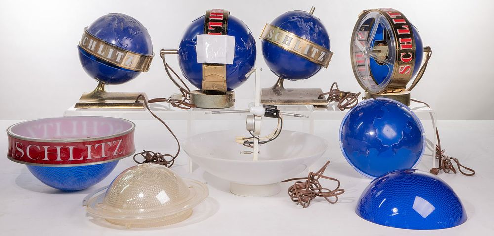 Lot 442: Schlitz Beer Spinning Globe Light Assortment