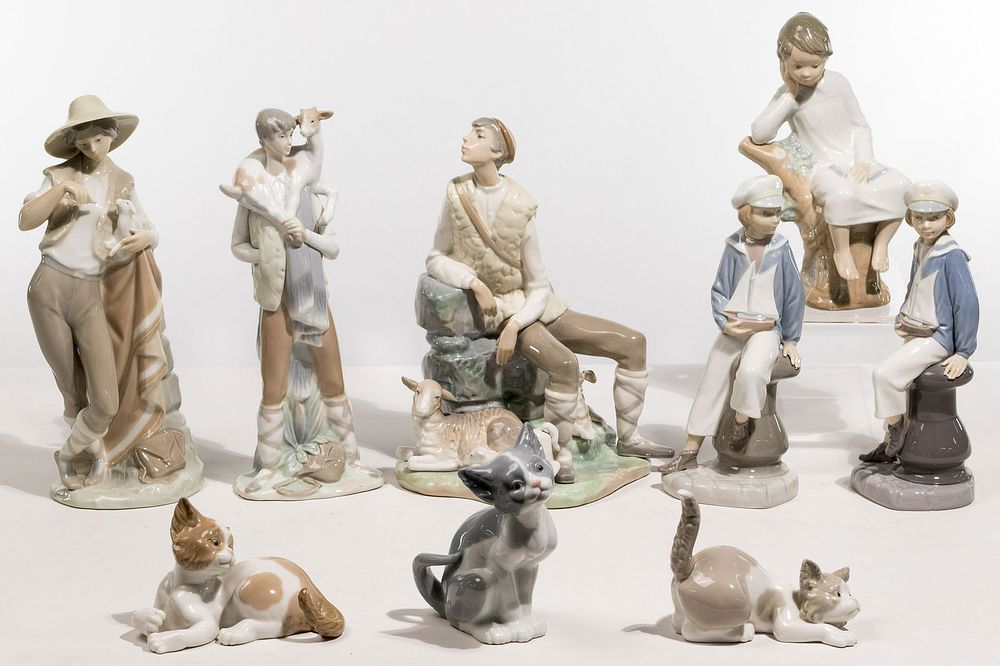 Lot 454: Lladro Porcelain Figurine Assortment