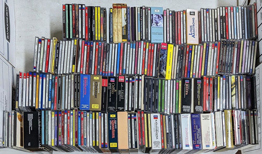 Lot 463: Compact Disc Assortment