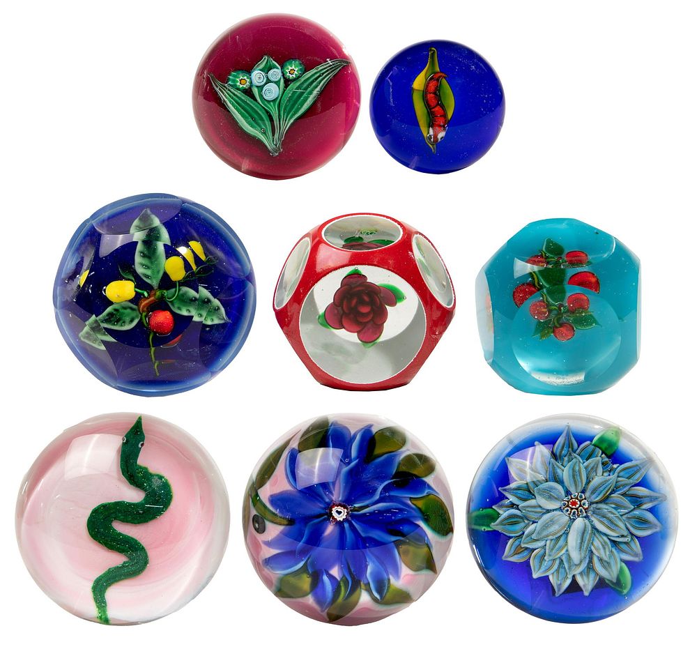 Lot 543: Robert and Ron Hanson Paperweight Assortment