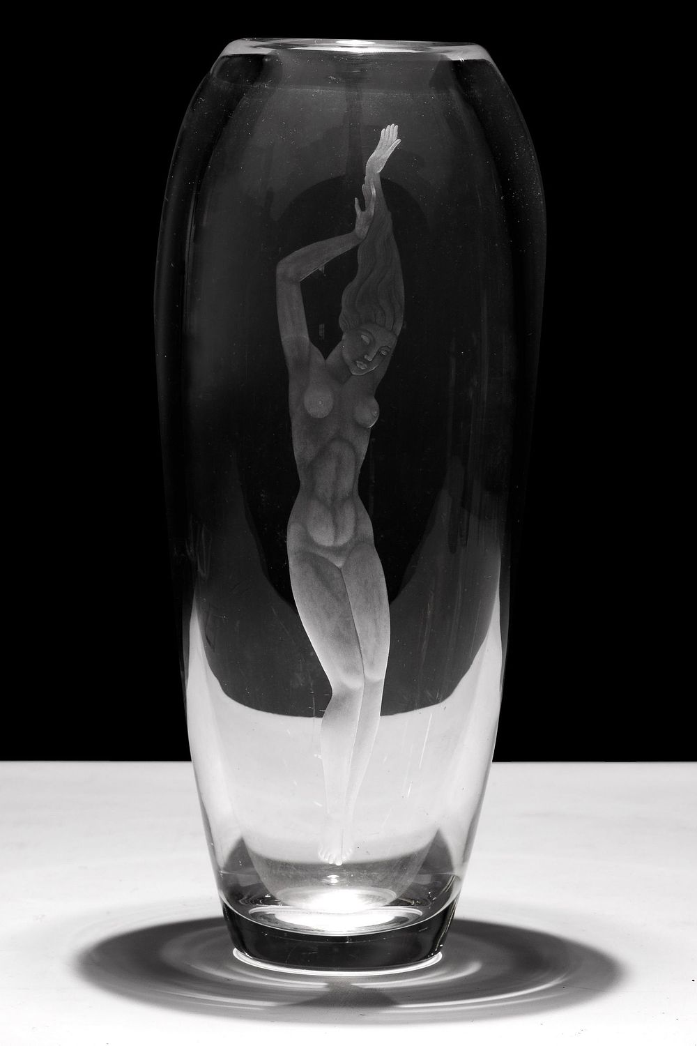 Lot 331: Vicke Lindstrand for Orrefors Art Deco Vase