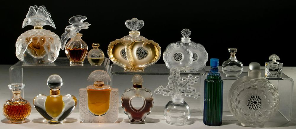 Lot 344: Lalique Crystal Perfume Bottle Collection