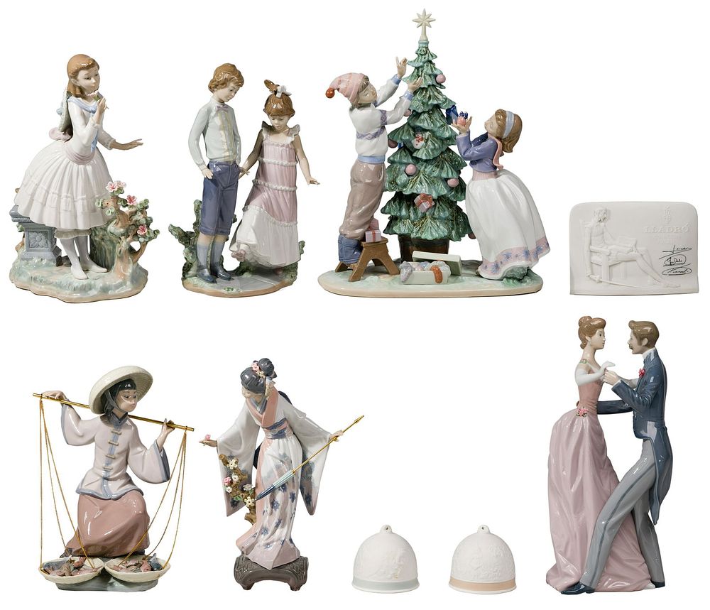 Lot 369: Lladro Figurine Assortment