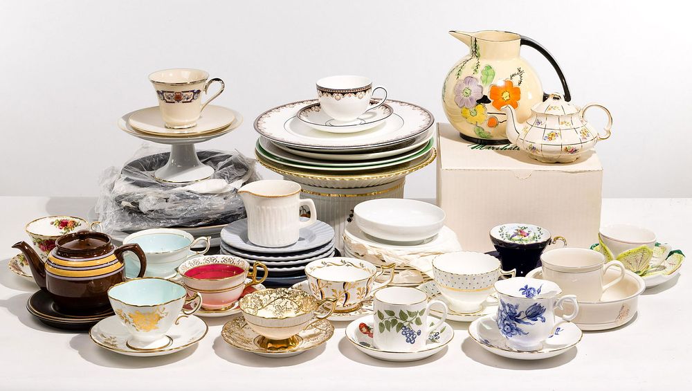 Lot 412: Porcelain Assortment