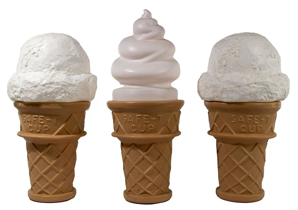 Lot 271: Safe-T Cup Blow Mold Lighted Ice Cream Cones