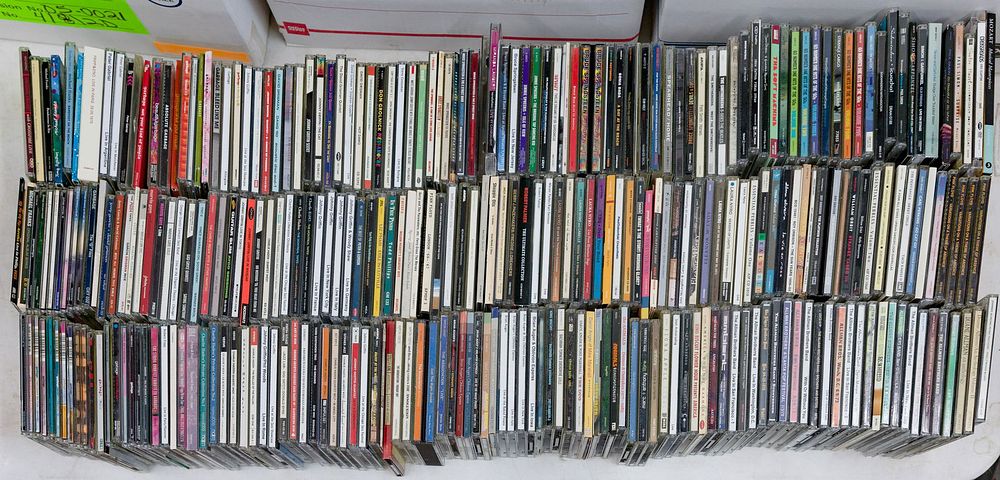 Lot 325: CD Assortment