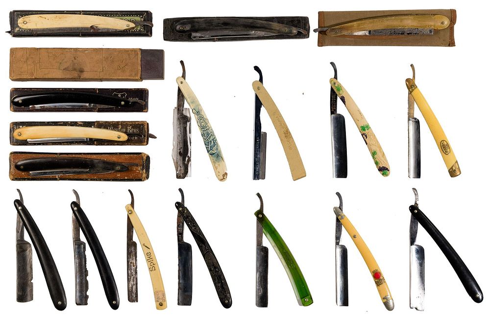 Lot 332: Straight Razor Assortment