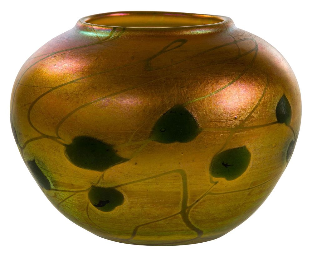 Lot 412: Louis Comfort Tiffany Favrile Vase