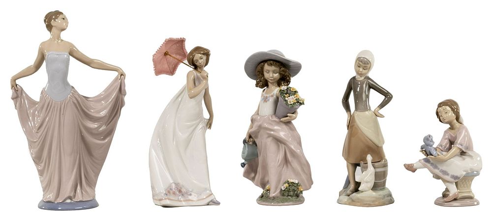 Lot 345: Lladro Figurine Assortment