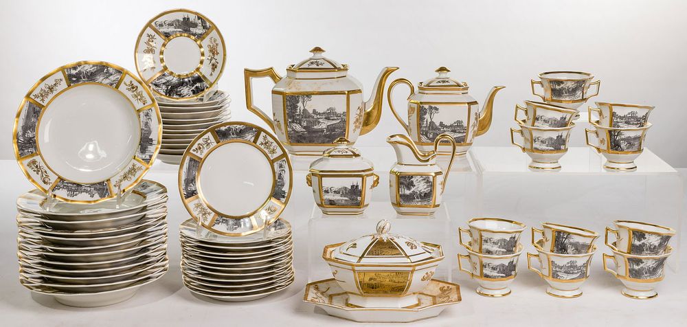 Lot 373: T&V Limoges 'Unique' Porcelain