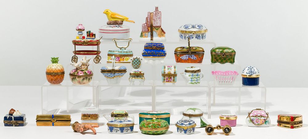 Lot 374: Limoges Trinket Box Assortment