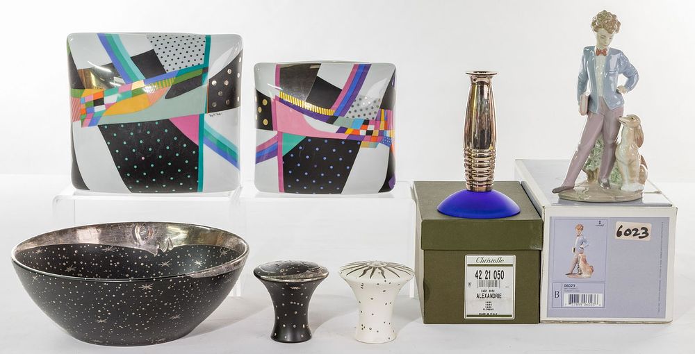 Lot 387: Decorative Object Assortment