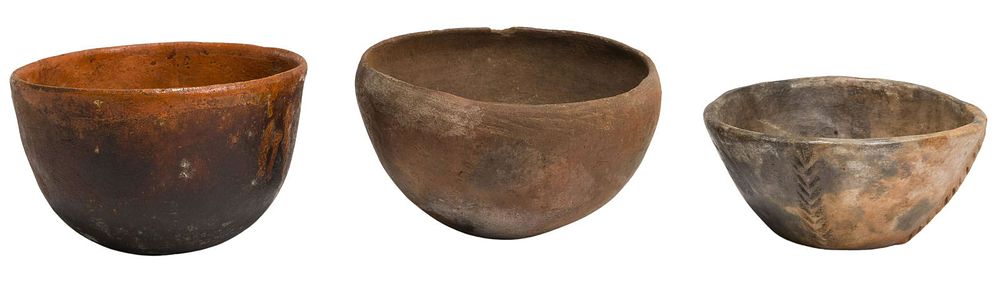 Lot 432: Native American Indian Pottery Bowl Assortment
