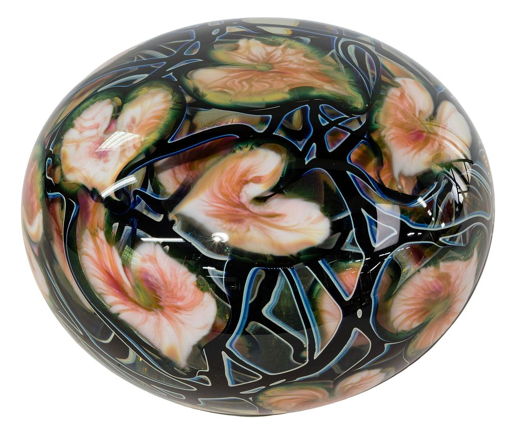 Lot 512: John Lotton for Lotton Studios Magnum Paperweight