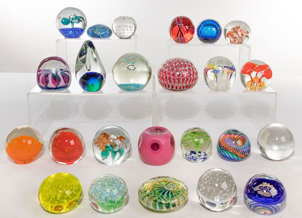 Lot 514: Paperweight Assortment
