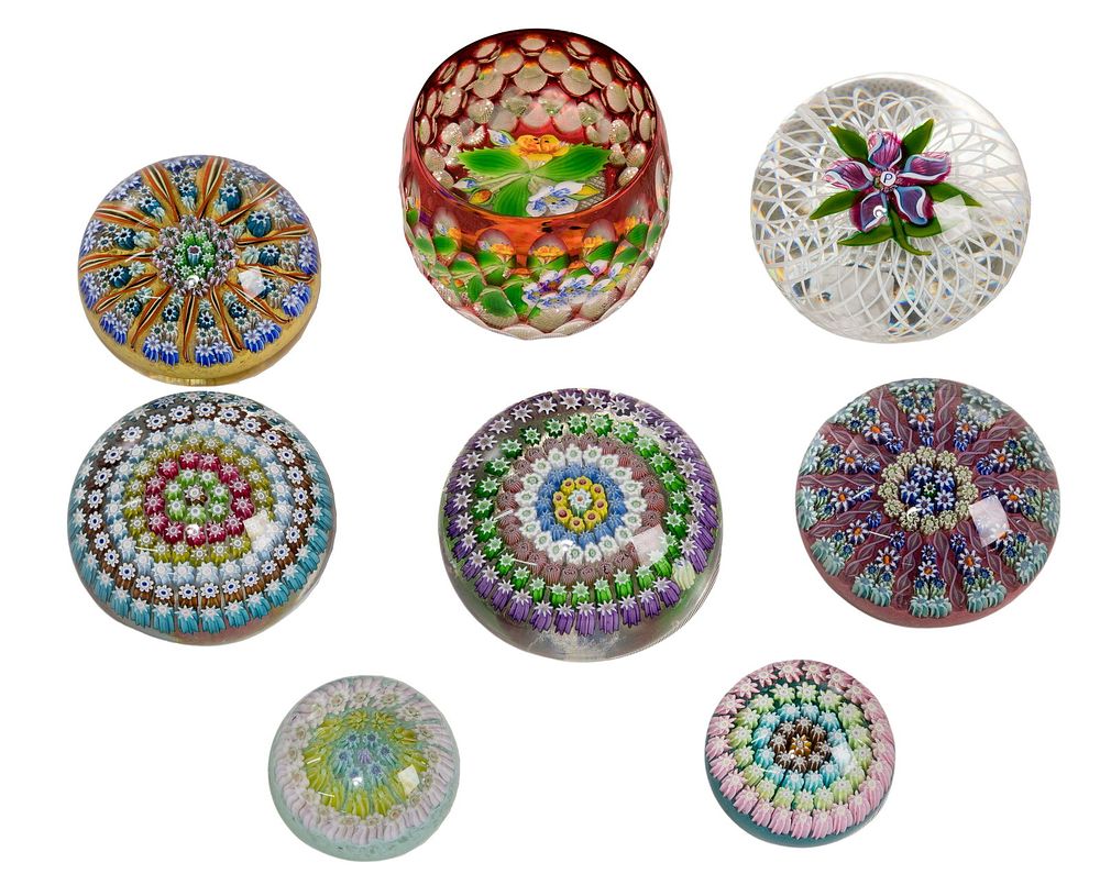 Lot 517: Perthshire Paperweight Assortment