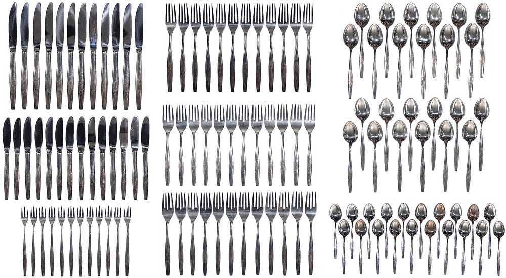 Lot 360: S. Kirk & Son 'Signet' Sterling Silver Flatware