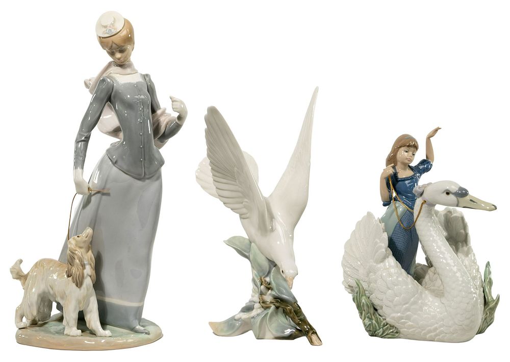 Lot 408: Lladro Figurine Assortment