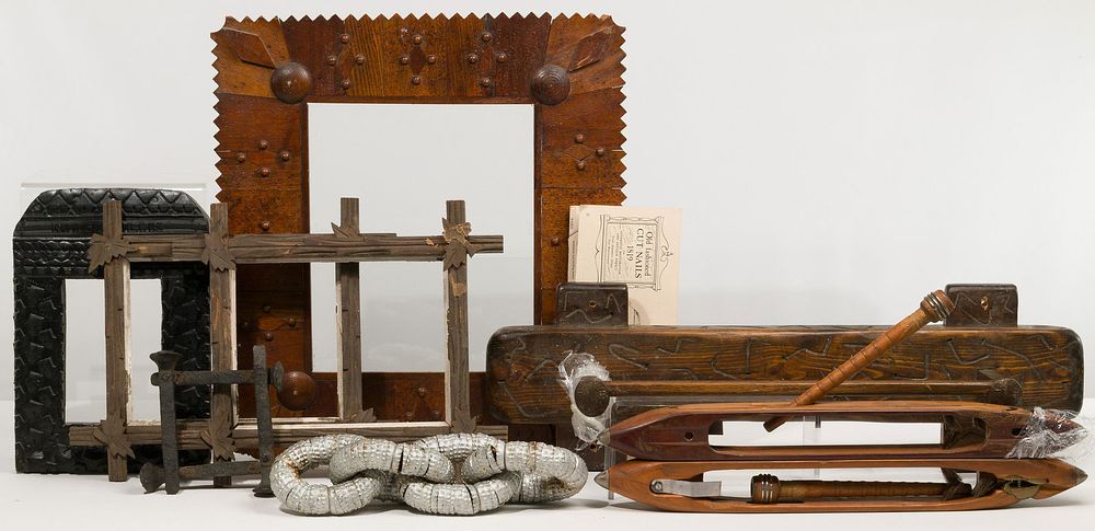 Lot 416: Tramp Art Assortment