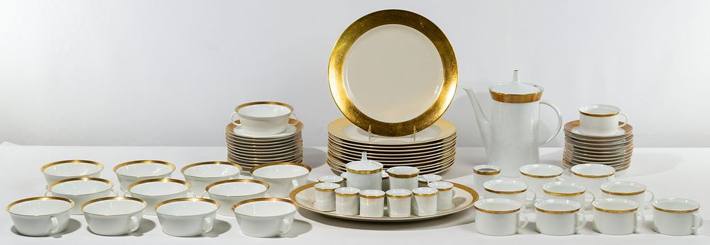 Lot 443: Partial China Service
