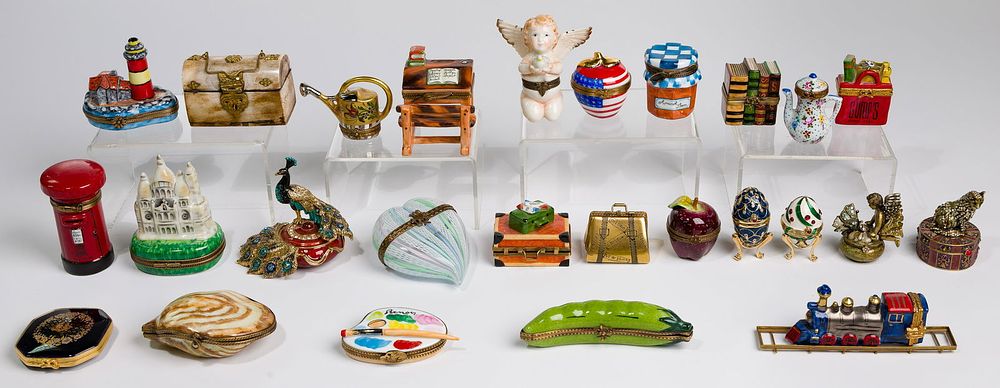 Lot 449: Limoges Trinket Box Assortment