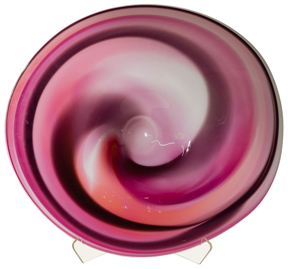 Lot 487: David Goldhagen (American, 20th Century) Art Glass Charger