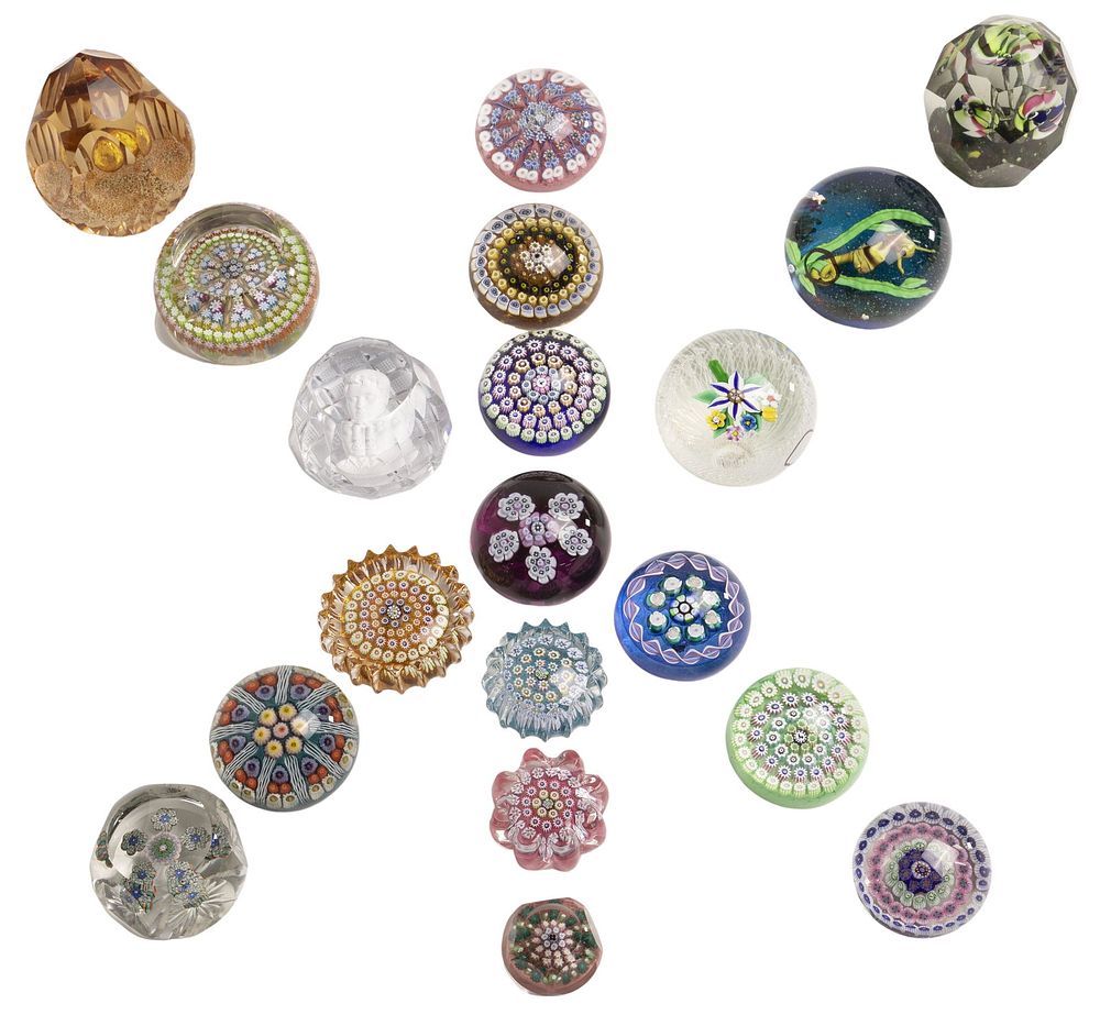 Lot 531: Paperweight Assortment