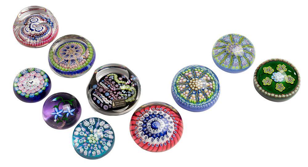 Lot 532: Paperweight Assortment
