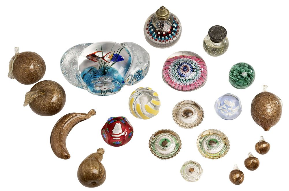 Lot 533: Paperweight Assortment