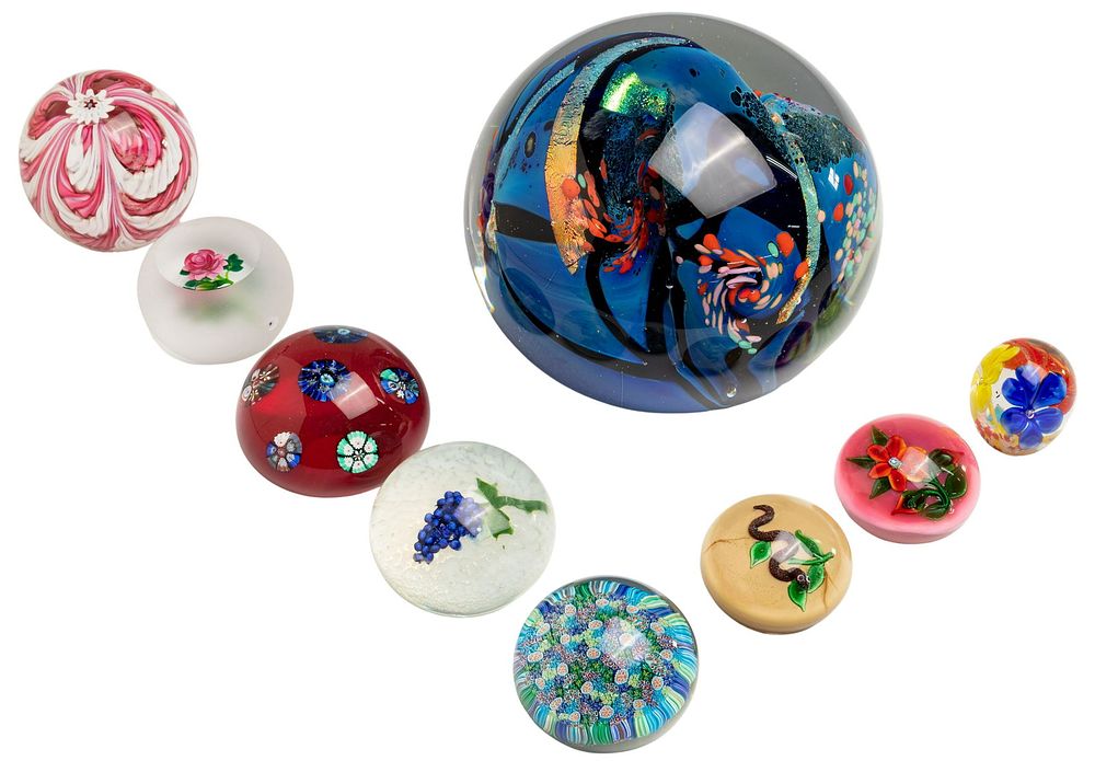 Lot 534: Paperweight Assortment