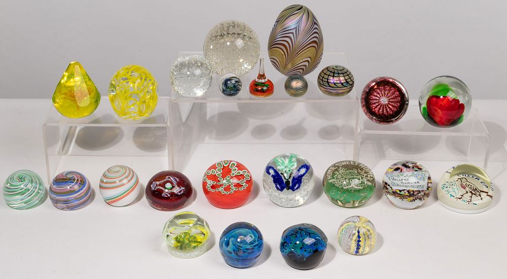 Lot 536: Paperweight Assortment