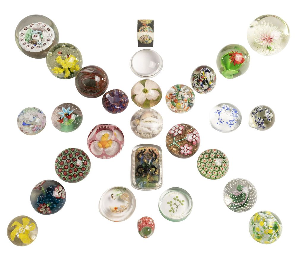 Lot 538: Paperweight Assortment