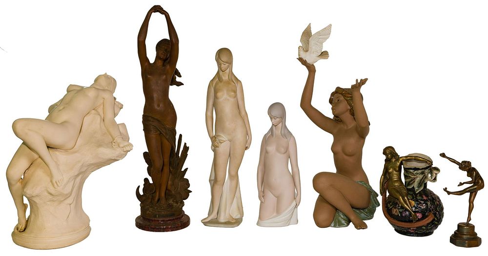 Lot 289: Lladro Figurine Assortment