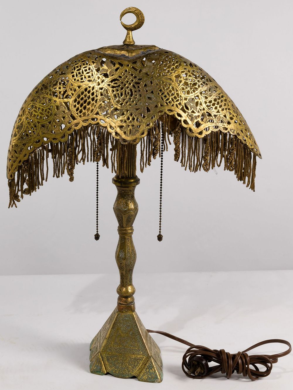 Lot 366: Middle Eastern Style Lamp