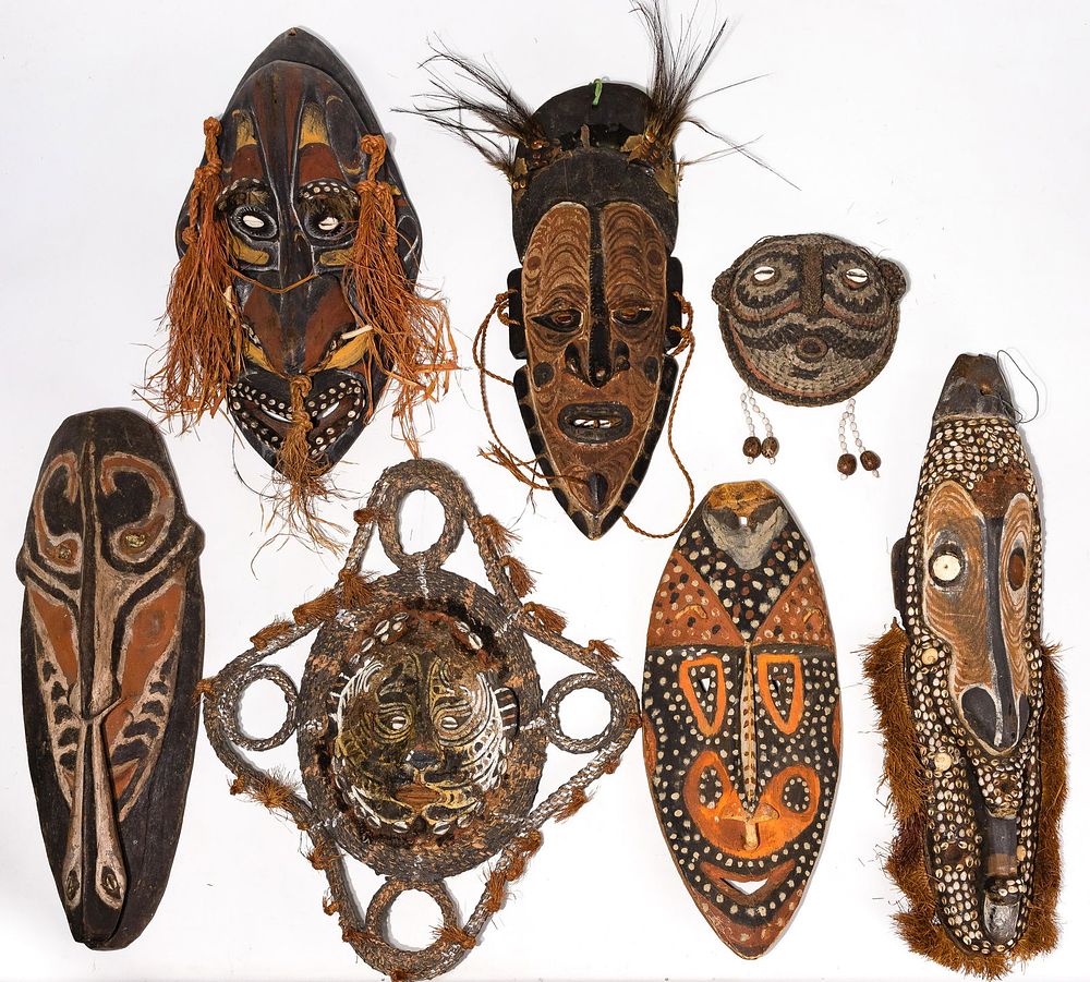 Lot 305: Oceanic Mask and Plaque Assortment