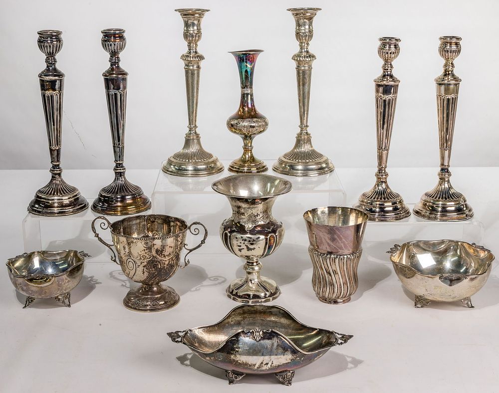 Lot 301: European Silver (833) Object Assortment