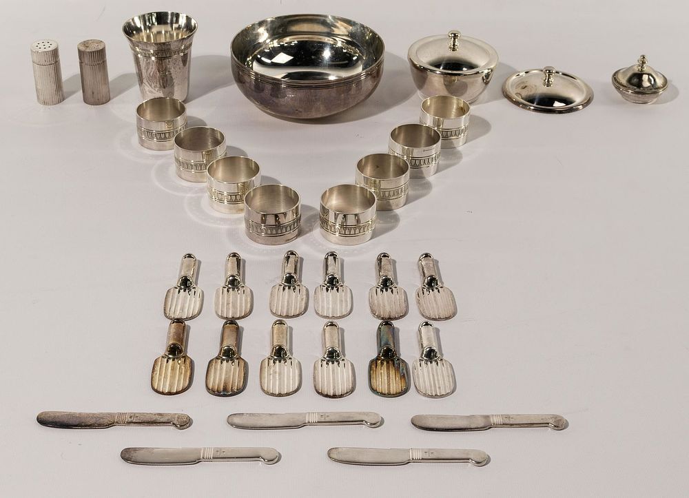 Lot 319: Christofle Silverplate Assortment