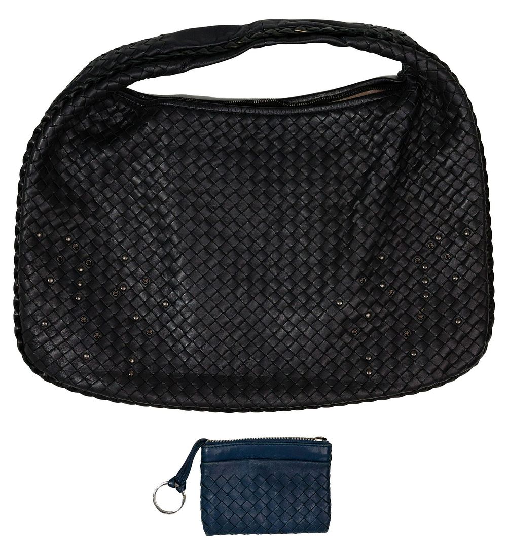 Lot 382: Bottega Venetta Leather Handbag