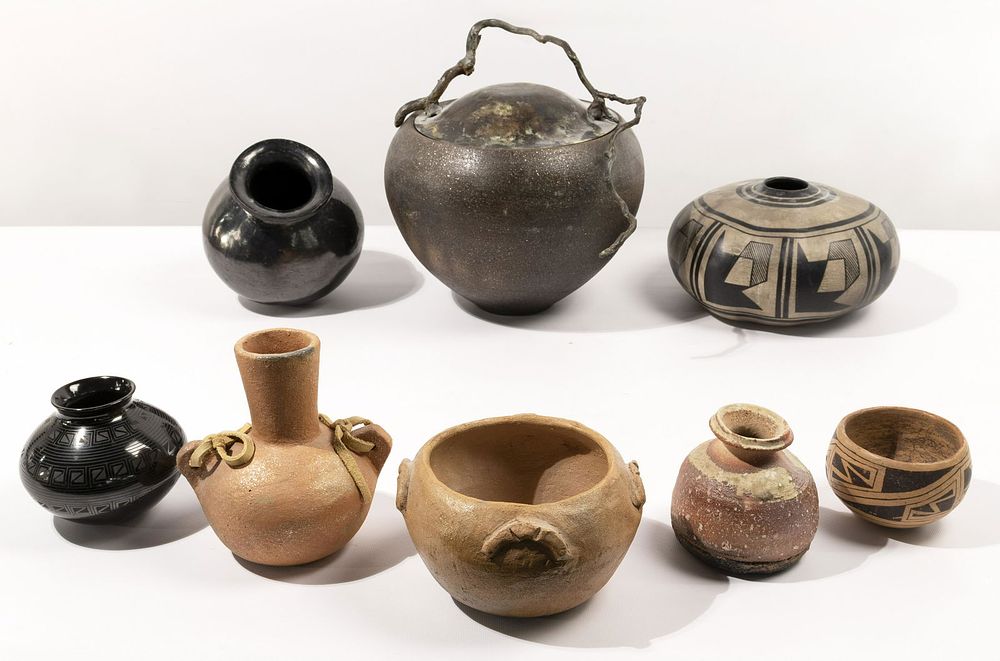 Lot 395: Southwestern Pottery Assortment