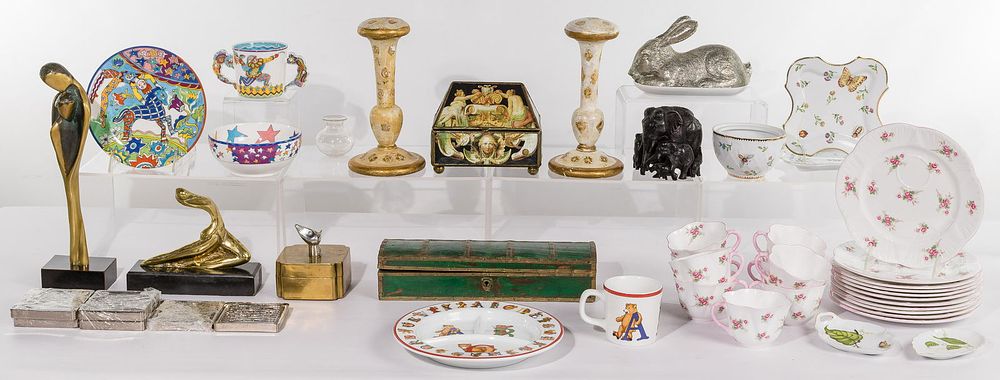 Lot 434: Decorative Object Assortment