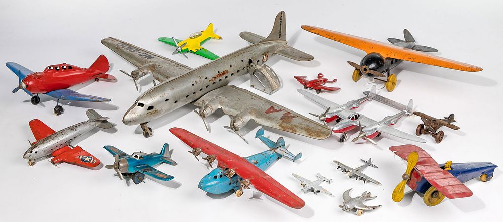 Lot 252: Metal Airplane Assortment