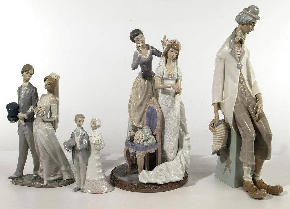 Lot 281: Lladro Figurine Assortment