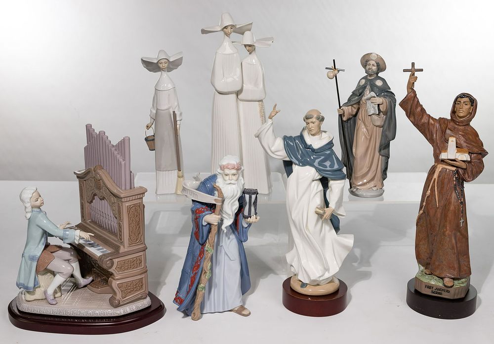Lot 284: Lladro Figurine Assortment