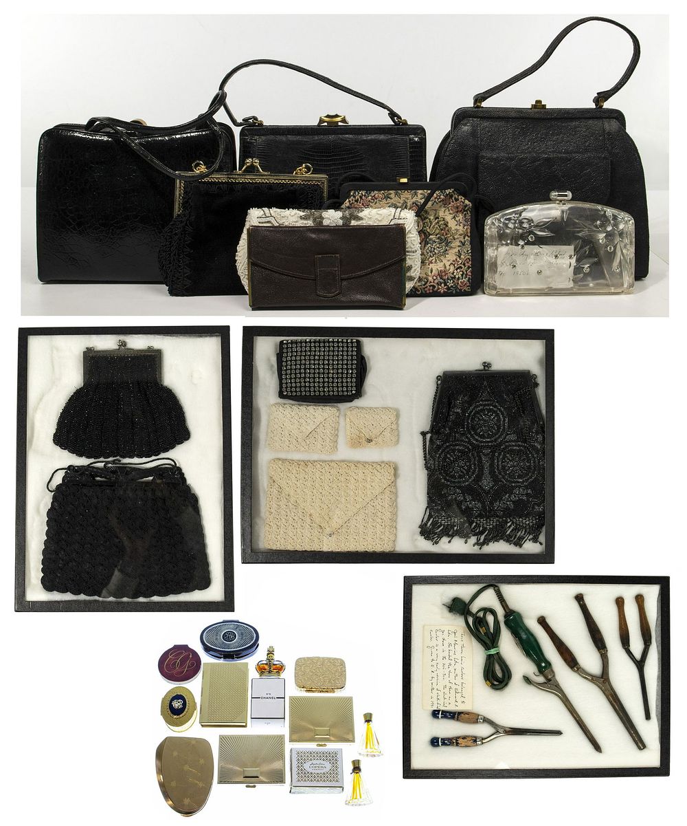 Lot 317: Purse and Compact Assortment