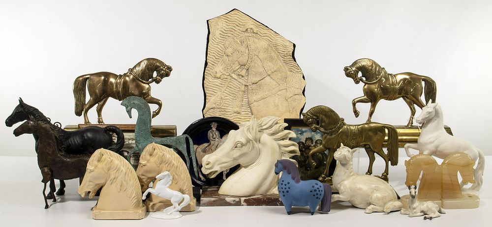 Lot 342: Decorative Horse Object Assortment