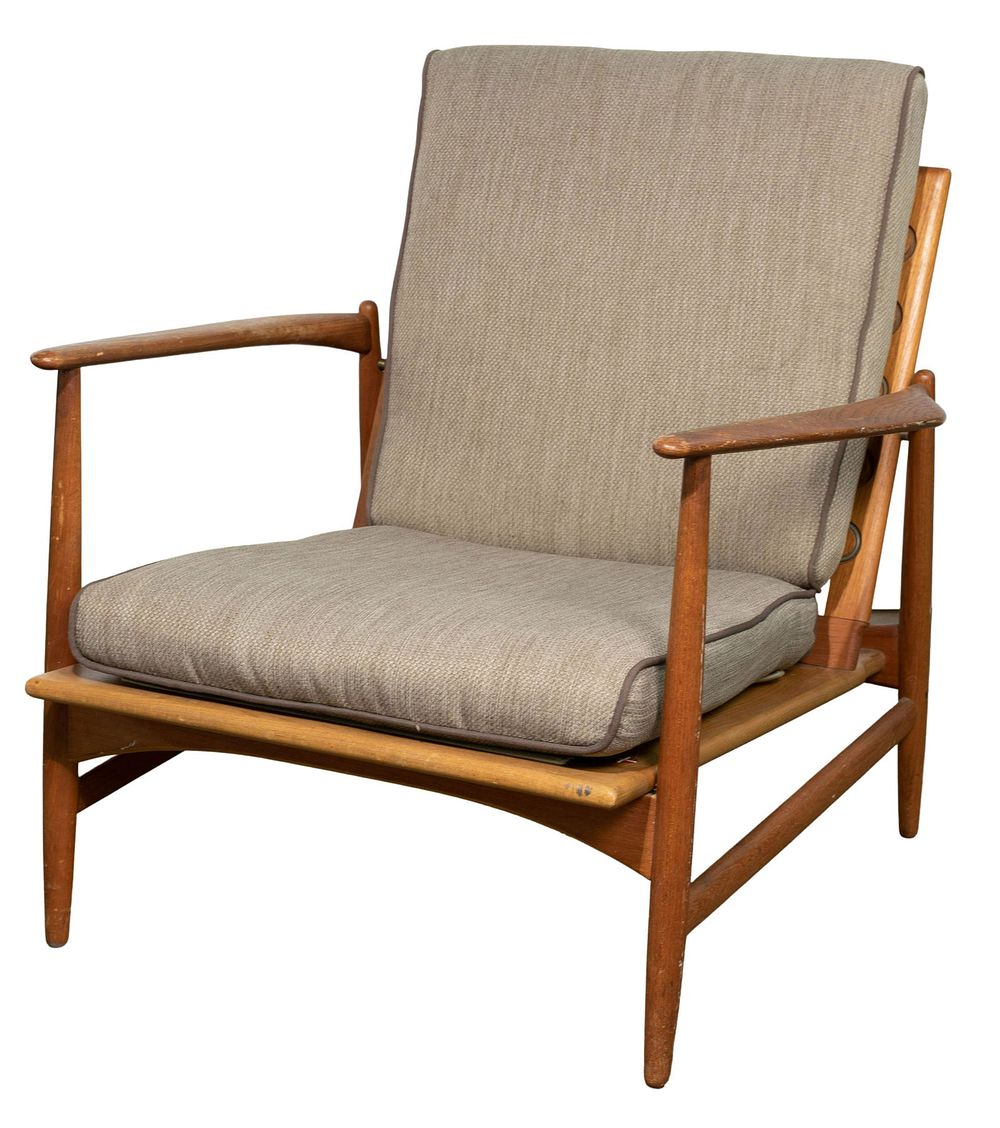 Lot 427: MCM Ib Kofod-Larsen for Selig Danish Chair